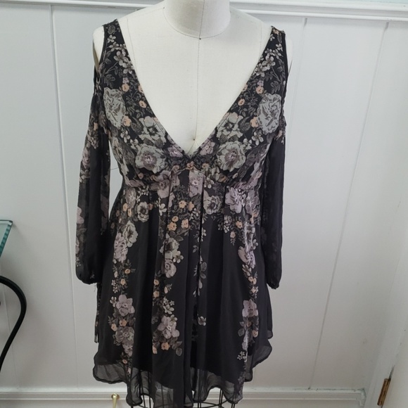 Free People cold shoulder floral dress - Picture 2 of 8